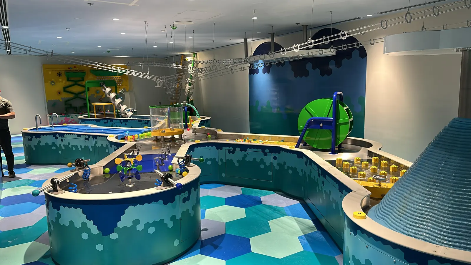 Interactive water play gallery with connected water tables in Dubai